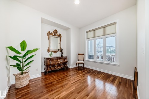 6107 Maynard Crescent, Edmonton, AB - Indoor Photo Showing Other Room