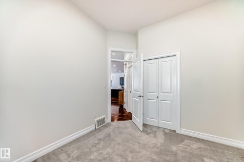 6107 Maynard Crescent, Edmonton, AB - Indoor Photo Showing Other Room