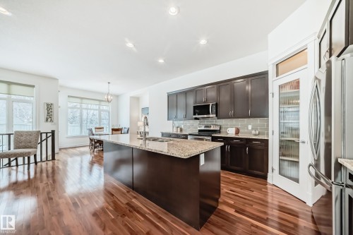 6107 Maynard Crescent, Edmonton, AB - Indoor Photo Showing Kitchen With Stainless Steel Kitchen With Upgraded Kitchen