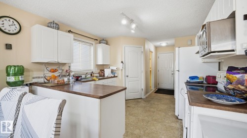 4712 201 Street, Edmonton, AB - Indoor Photo Showing Kitchen