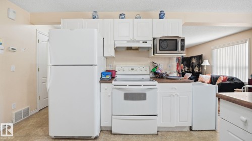 4712 201 Street, Edmonton, AB - Indoor Photo Showing Kitchen