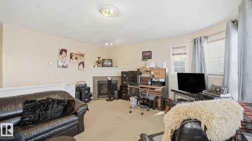 4712 201 Street, Edmonton, AB - Indoor