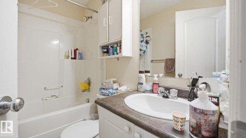 4712 201 Street, Edmonton, AB - Indoor Photo Showing Bathroom