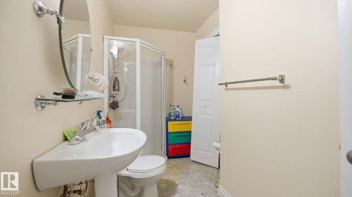 4712 201 Street, Edmonton, AB - Indoor Photo Showing Bathroom