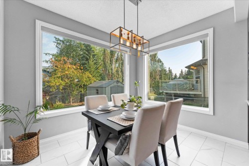 26 Linkside Way, Spruce Grove, AB - Indoor Photo Showing Dining Room