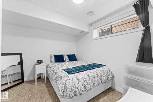 26 Linkside Way, Spruce Grove, AB - Indoor Photo Showing Bedroom