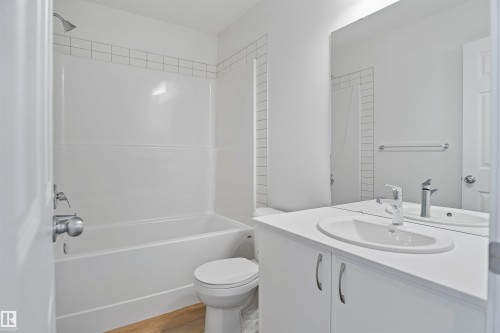 29 Ficus Way, Fort Saskatchewan, AB - Indoor Photo Showing Bathroom
