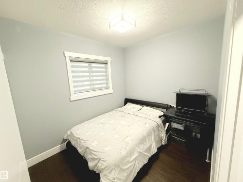 1357 Watt Drive, Edmonton, AB - Indoor Photo Showing Bedroom