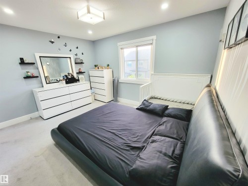 1357 Watt Drive, Edmonton, AB - Indoor Photo Showing Bedroom