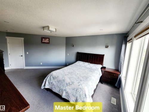 1357 Watt Drive, Edmonton, AB - Indoor Photo Showing Bedroom