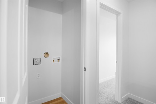 20831 16 Avenue, Edmonton, AB - Indoor Photo Showing Other Room