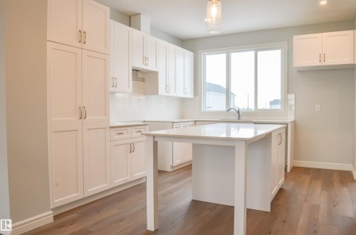 18832 28 Avenue, Edmonton, AB - Indoor Photo Showing Kitchen
