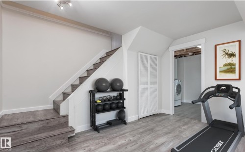 6511 95 Avenue, Edmonton, AB - Indoor Photo Showing Gym Room