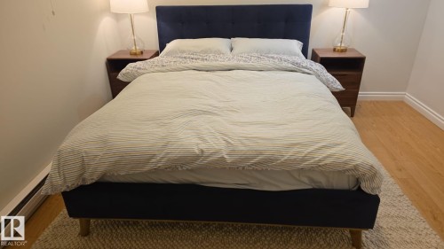 6511 95 Avenue, Edmonton, AB - Indoor Photo Showing Bedroom