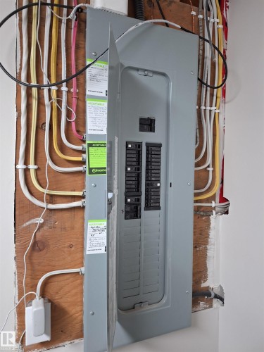 6511 95 Avenue, Edmonton, AB - Indoor Photo Showing Basement