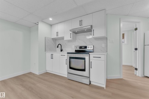 3808 17A Avenue, Edmonton, AB - Indoor Photo Showing Kitchen