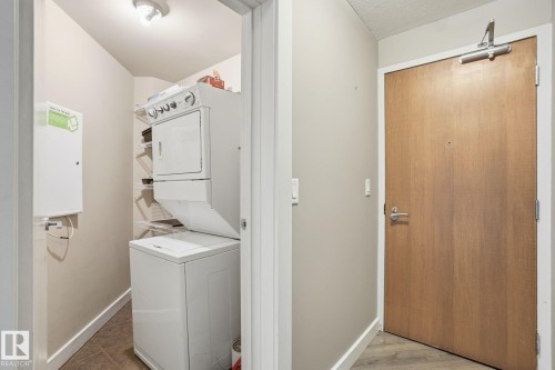 902 10136 104 Street, Edmonton, AB - Indoor Photo Showing Laundry Room