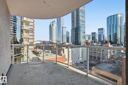 902 10136 104 Street, Edmonton, AB - Outdoor
