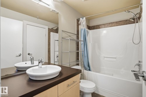 902 10136 104 Street, Edmonton, AB - Indoor Photo Showing Bathroom