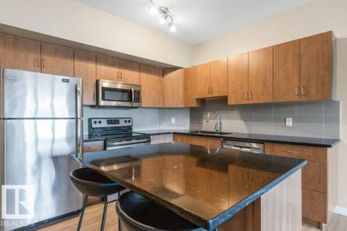 114 10518 113 Street, Edmonton, AB - Indoor Photo Showing Kitchen