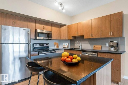 114 10518 113 Street, Edmonton, AB - Indoor Photo Showing Kitchen