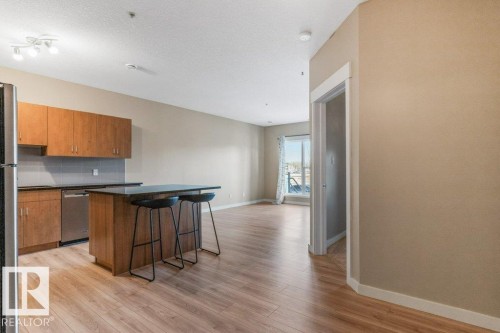 114 10518 113 Street, Edmonton, AB - Indoor Photo Showing Kitchen
