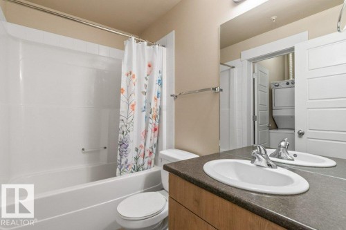 114 10518 113 Street, Edmonton, AB - Indoor Photo Showing Bathroom