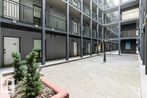 114 10518 113 Street, Edmonton, AB - Outdoor