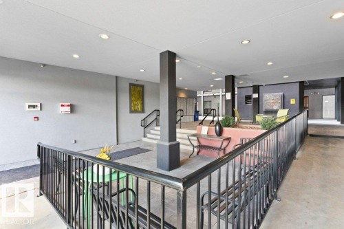 114 10518 113 Street, Edmonton, AB - Indoor Photo Showing Other Room