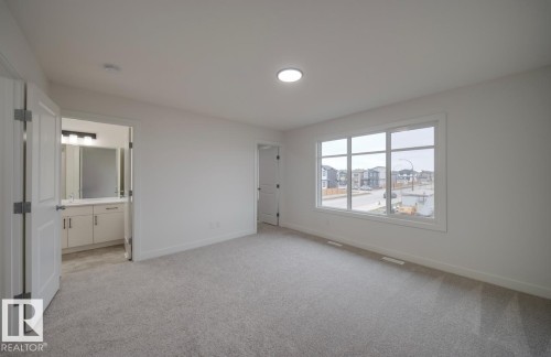 305 26St, Edmonton, AB - Indoor Photo Showing Other Room