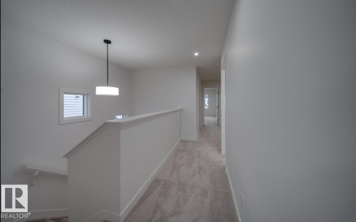 305 26St, Edmonton, AB - Indoor Photo Showing Other Room