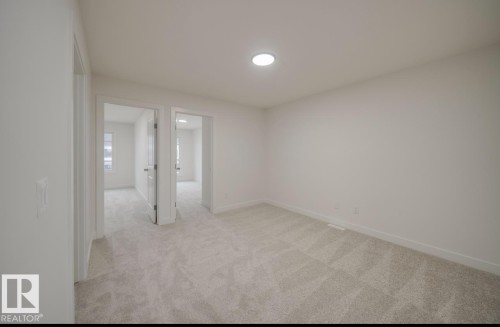 305 26St, Edmonton, AB - Indoor Photo Showing Other Room