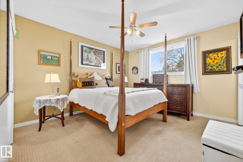 4664 16A Avenue, Edmonton, AB - Indoor Photo Showing Bedroom