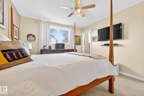 4664 16A Avenue, Edmonton, AB - Indoor Photo Showing Bedroom