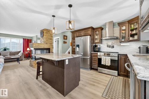 4664 16A Avenue, Edmonton, AB - Indoor Photo Showing Kitchen With Upgraded Kitchen