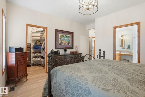 5002 58 Street, Daysland, AB - Indoor Photo Showing Bedroom