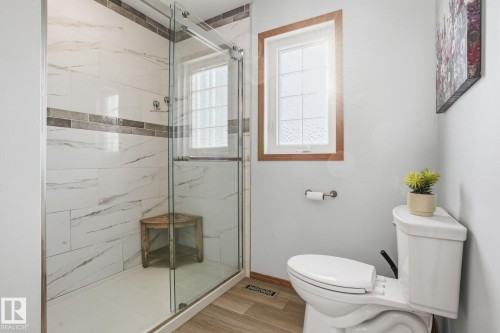 5002 58 Street, Daysland, AB - Indoor Photo Showing Bathroom