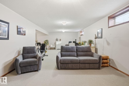 5002 58 Street, Daysland, AB - Indoor