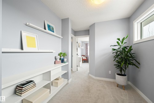 1564 Chapman Way, Edmonton, AB - Indoor Photo Showing Other Room