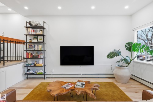 11138 83 Avenue, Edmonton, AB - Indoor