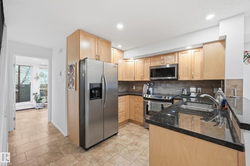 11138 83 Avenue, Edmonton, AB - Indoor Photo Showing Kitchen