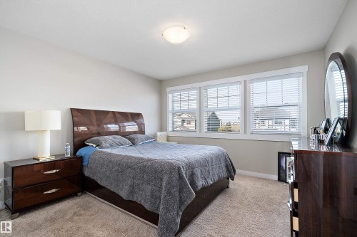 7043 174 Avenue, Edmonton, AB - Indoor Photo Showing Bedroom