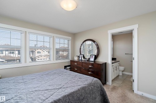 7043 174 Avenue, Edmonton, AB - Indoor Photo Showing Bedroom