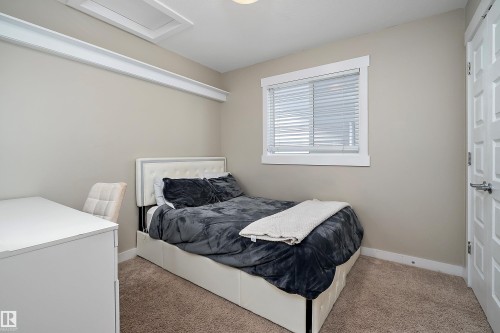 7043 174 Avenue, Edmonton, AB - Indoor Photo Showing Bedroom