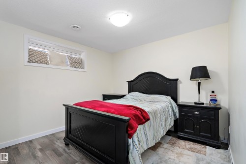7043 174 Avenue, Edmonton, AB - Indoor Photo Showing Bedroom