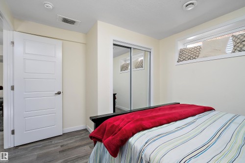 7043 174 Avenue, Edmonton, AB - Indoor Photo Showing Bedroom