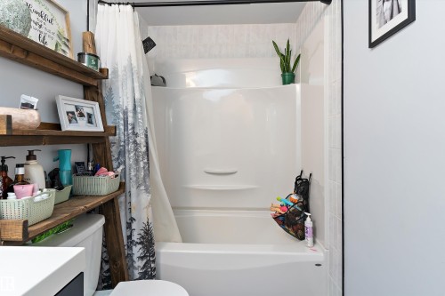3320 48 Street, Edmonton, AB - Indoor Photo Showing Bathroom