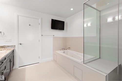 408 1350 Windermere Way, Edmonton, AB - Indoor Photo Showing Bathroom