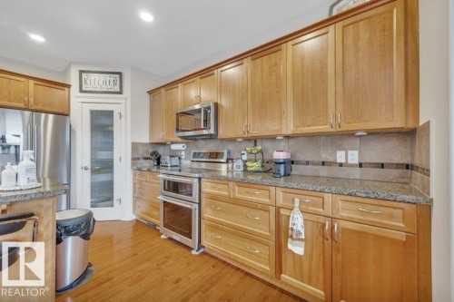827 Southfork Green, Leduc, AB - Indoor Photo Showing Kitchen