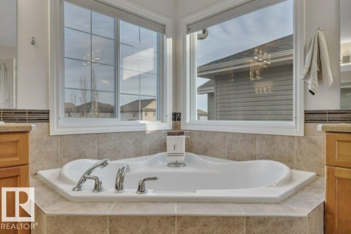827 Southfork Green, Leduc, AB - Indoor Photo Showing Bathroom